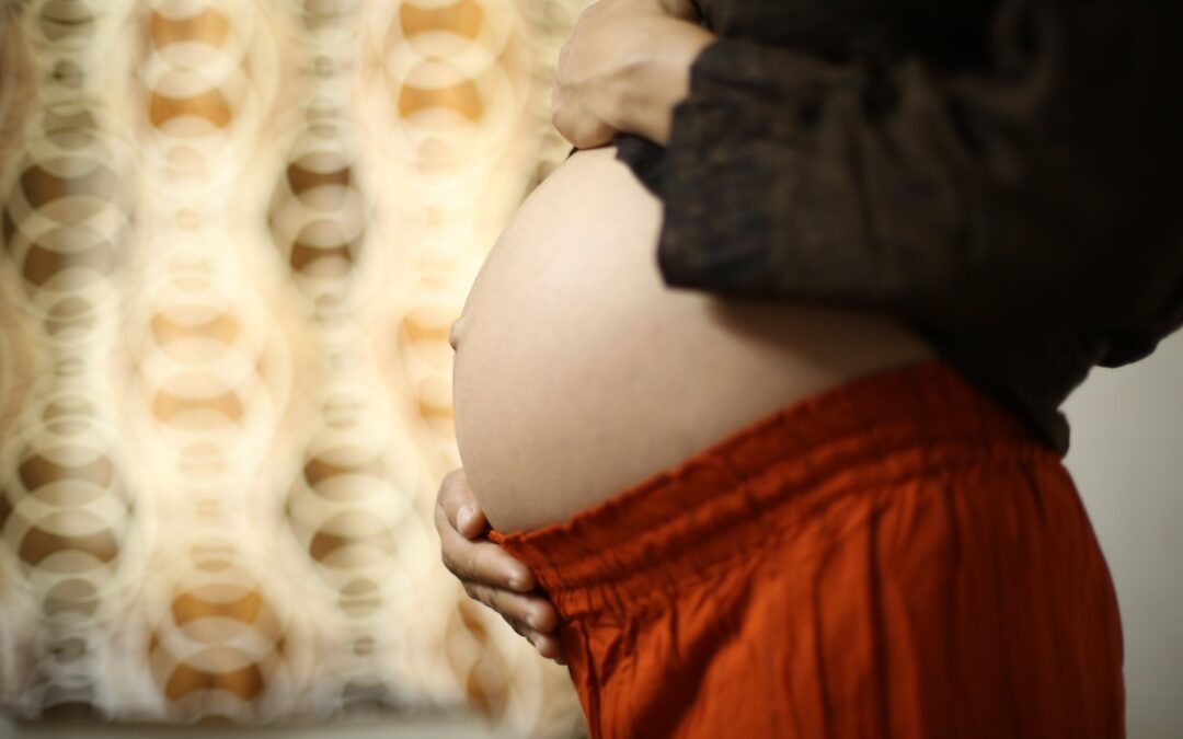 Pigmentflecken in der Schwangerschaft: Gründe und 4 wertvolle Tipps